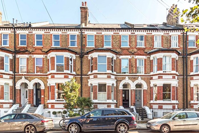 2 Bedroom Flat To Rent In Schubert Road, Putney, SW15