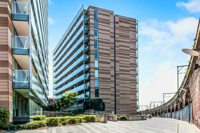 2 Bedroom Apartment To Rent In St. George's Island, Kelso Place, Manchester, M15