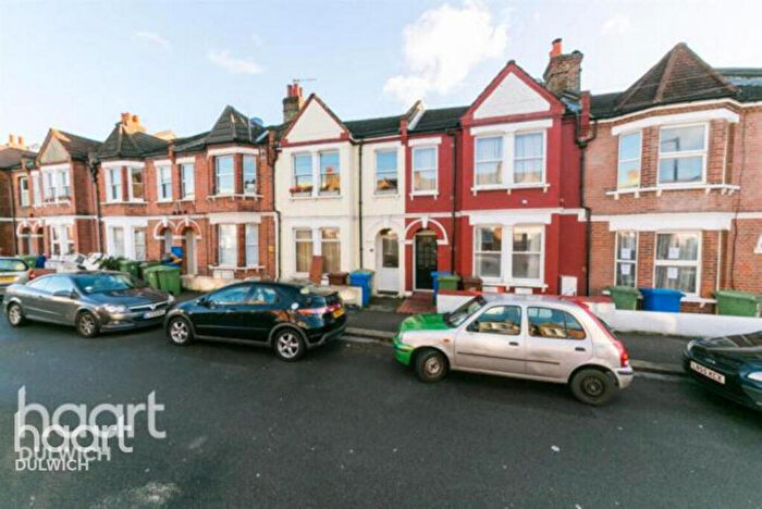 2 Bedroom Apartment For Sale In Whorlton Road, London, SE15