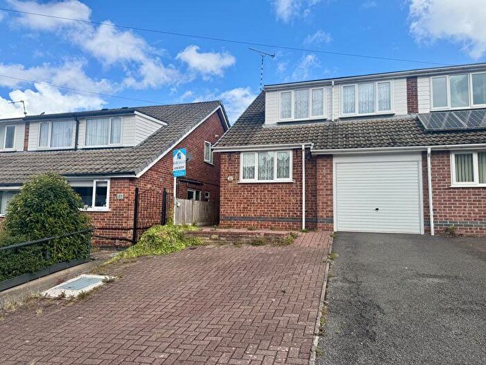 3 Bedroom Semi-Detached House For Sale In Leicester Road, Whitwick, LE67
