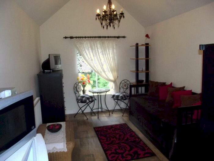 Studio To Rent In Boulters Lane, Wood End, CV9