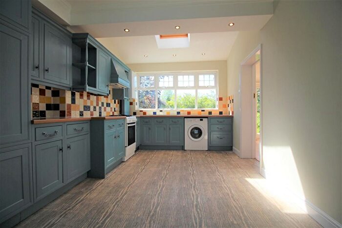 6 Bedroom Semi-Detached House To Rent In Bressey Grove, South Woodford, E18