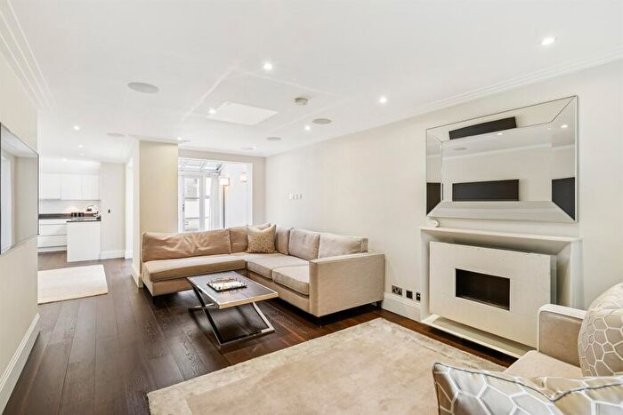 3 Bedroom Terraced House To Rent In Peony Court, SW10