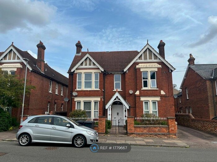 2 Bedroom Flat To Rent In Kimbolton Avenue, Bedford, MK40
