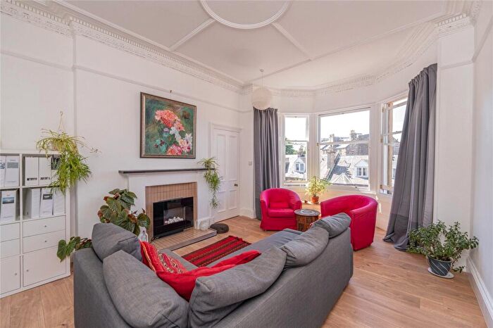 2 Bedroom Flat For Sale In / Comiston Road, Edinburgh, EH10
