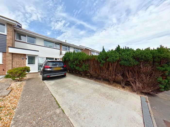 3 Bedroom Terraced House To Rent In Elsfred Road, Hill Head, PO14