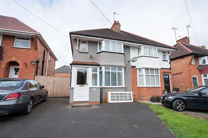 3 Bedroom Semi-Detached House To Rent In Wagon Lane, Solihull, Solihull, B92