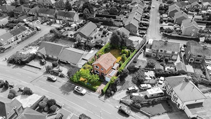 3 Bedroom Detached House For Sale In Newbold Back Lane, Newbold, Chesterfield, S40