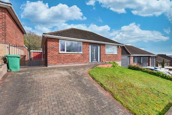 3 Bedroom Detached Bungalow To Rent In Greenwood Road, Nottingham, NG3