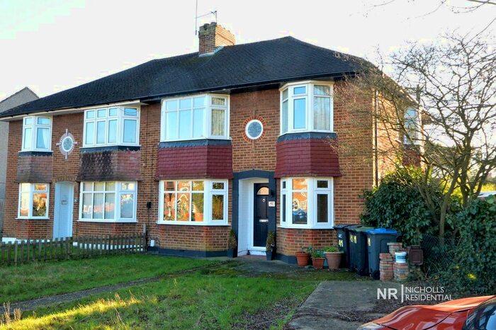 2 Bedroom Maisonette To Rent In Mansfield Road, Chessington, Surrey., KT9