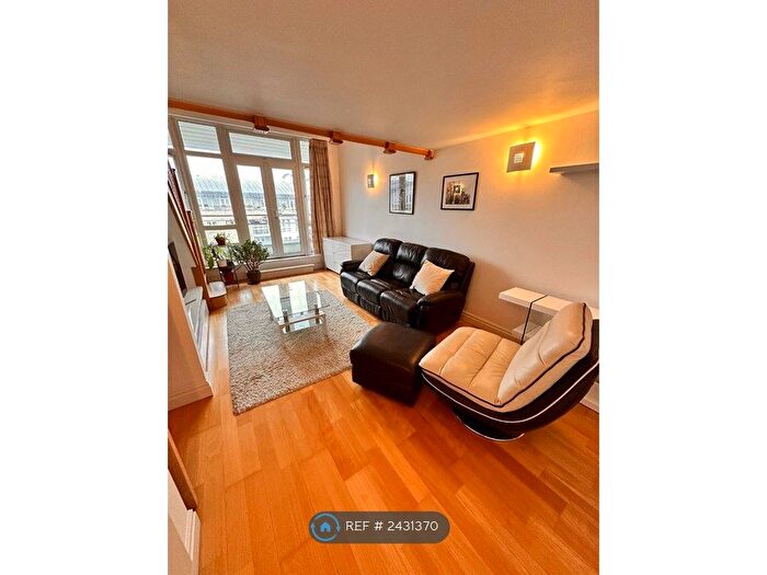 3 Bedroom Flat To Rent In St Davids Square, London, E14