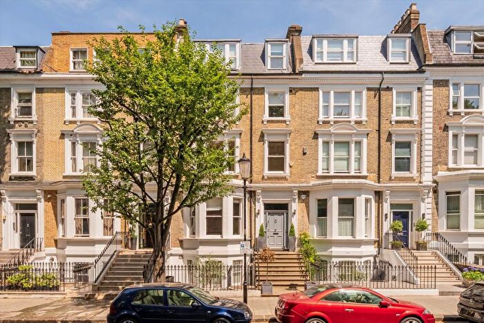 6 Bedroom Property To Rent In Russell Road, Holland Park, W14