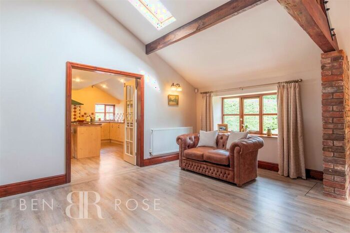 4 Bedroom Detached House For Sale In Ulnes Walton Lane, Leyland, PR26