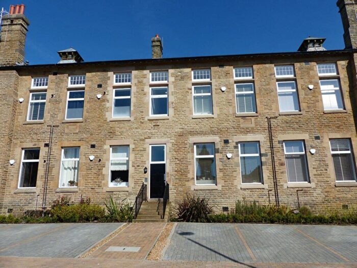2 Bedroom Flat To Rent In Arkendale Court, Norwood Drive, Menston, Ilkley, LS29