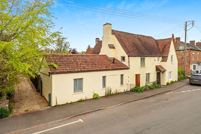 3 Bedroom Semi-Detached House For Sale In The Street, Gloucester, GL2