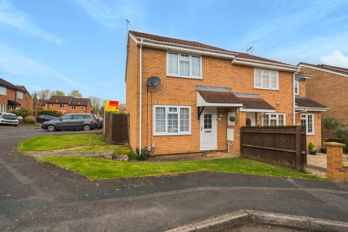 2 Bedroom End Of Terrace House To Rent In Woodhall Park, Swindon, SN2