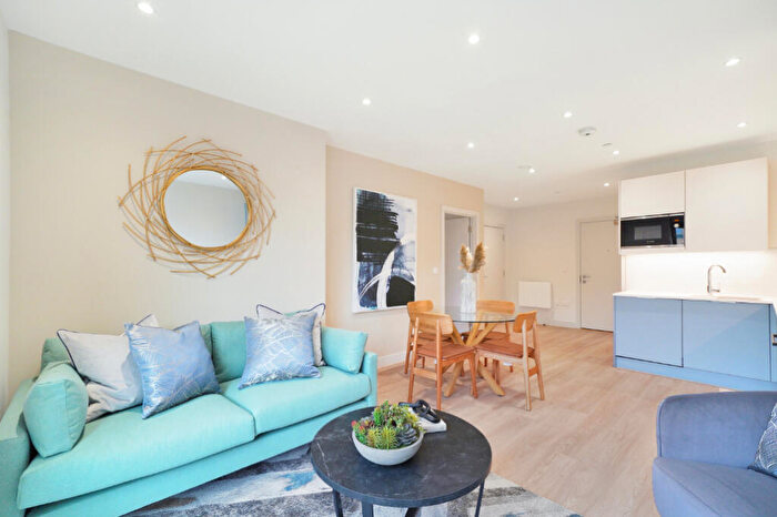 1 Bedroom Apartment To Rent In The Oakgate, KT22