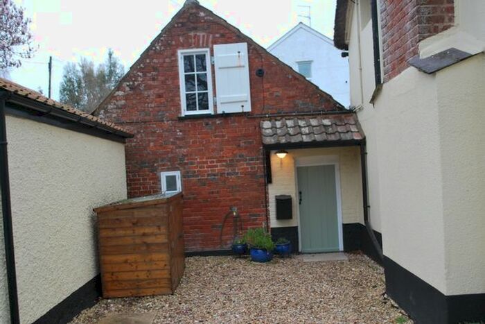 1 Bedroom Cottage To Rent In Longmeadow Road, Exmouth, EX8
