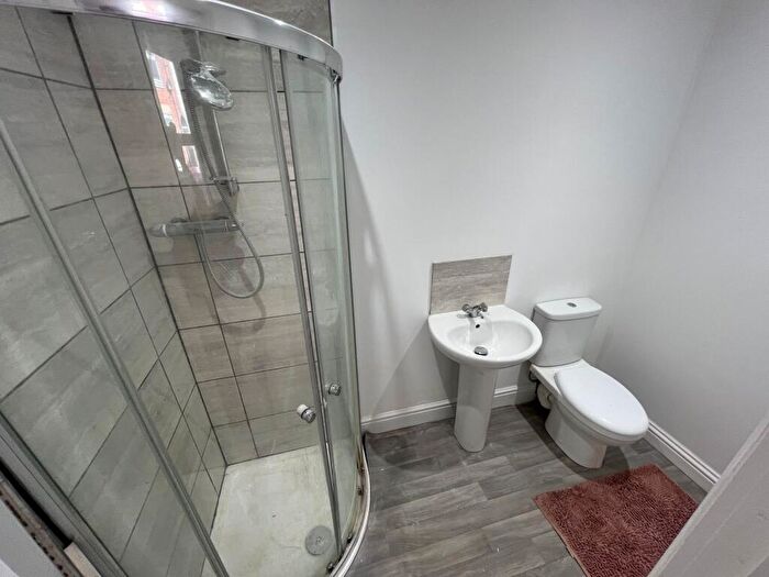 5 Bedroom House To Rent In Oxford Street, Grantham, NG31