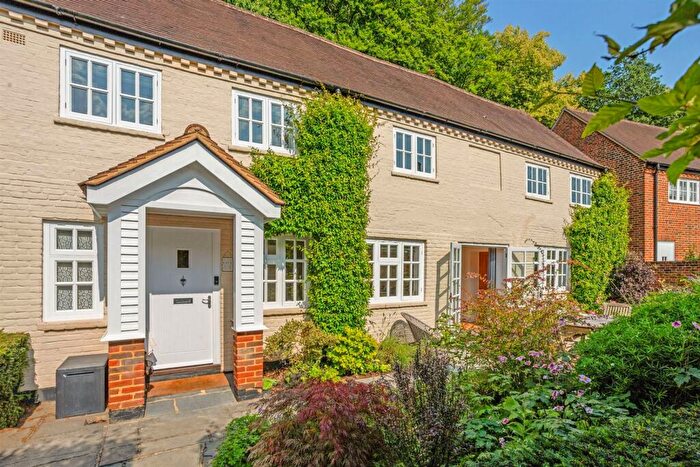 3 Bedroom End Of Terrace House For Sale In Moor Park House Way, Farnham, GU10