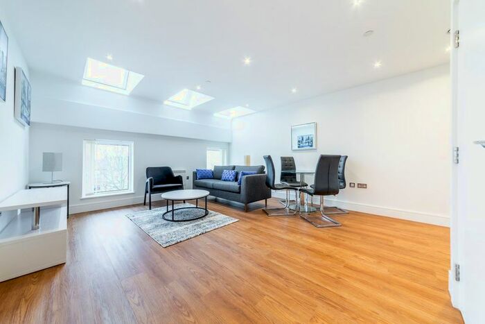 1 Bedroom Flat To Rent In Short Let, All Bills Included, Grafton Road, CR0