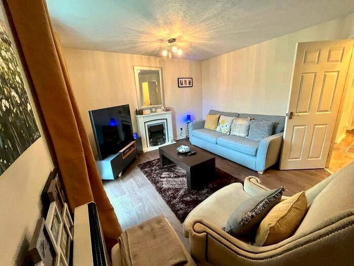 2 Bedroom Flat To Rent In Campbell Drive, Cardiff, CF11