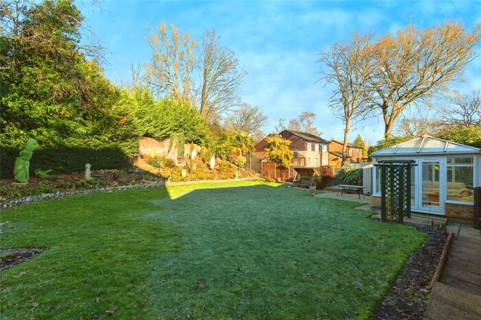 4 Bedroom Bungalow For Sale In Redhill Wood, New Ash Green, Kent, DA3