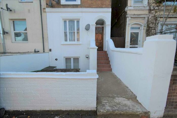 1 Bedroom Apartment To Rent In Highfield Road, Dartford, DA1