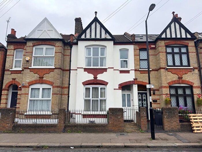 3 Bedroom Terraced House For Sale In Doggett Road, London, SE6