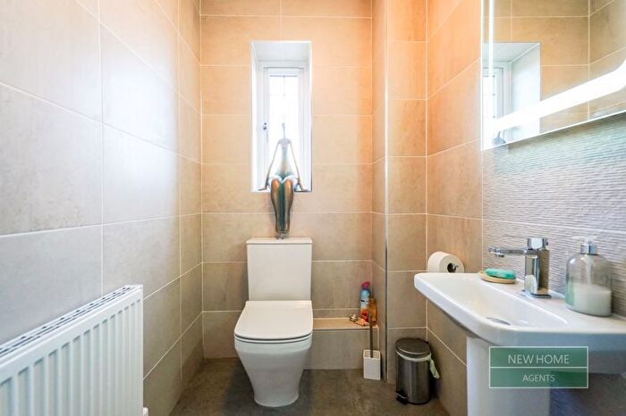 2 Bedroom Detached Bungalow For Sale In Stock Dove Close, Preston, PR3