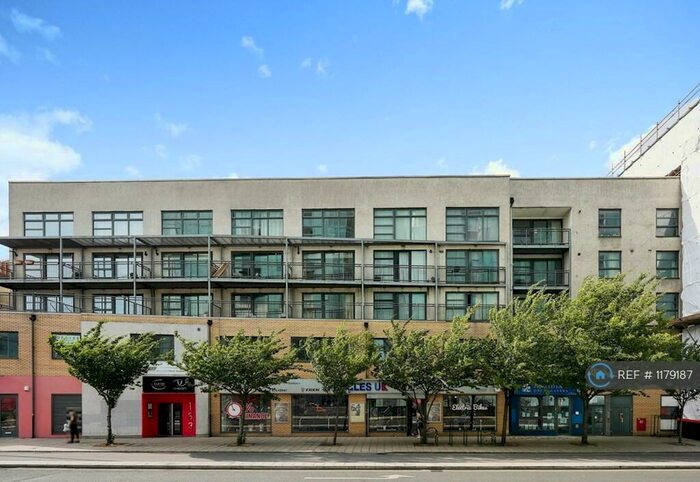 4 Bedroom Flat To Rent In Meridian Point, London, SE8