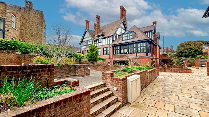 2 Bedroom Maisonette To Rent In Chimneys Lodge, Forty Hill, Enfield, EN2