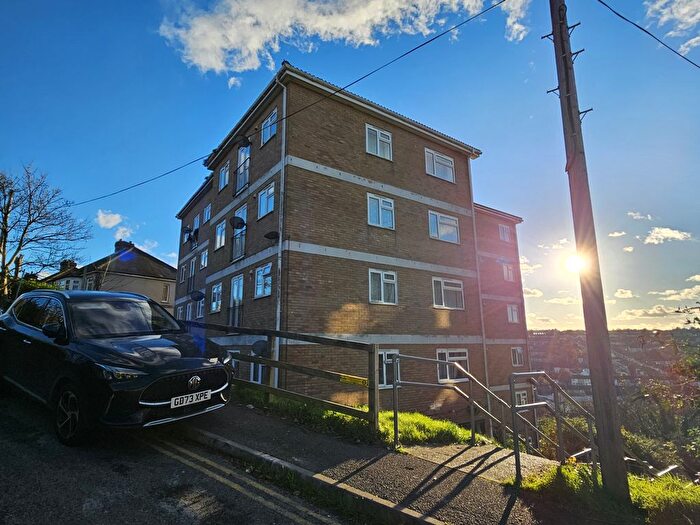 1 Bedroom Flat For Sale In Flat Samuels Tower, Longhill Avenue, Chatham, Kent, ME5