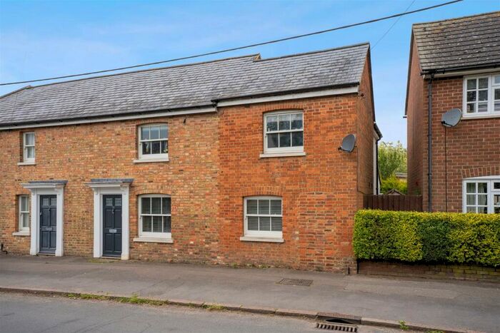 4 Bedroom Semi-Detached House For Sale In High Street South, Stewkley, Buckinghamshire, LU7