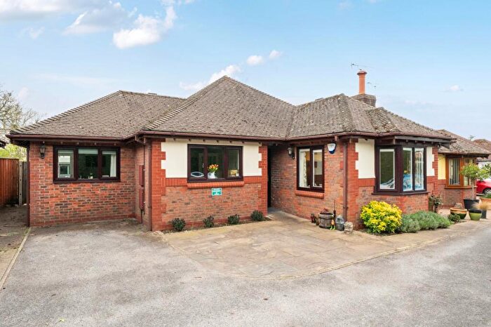 2 Bedroom Bungalow For Sale In Mortimer Way, North Baddesley, Southampton, Hampshire, SO52
