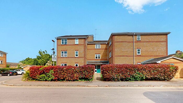 Studio To Rent In Upton Close, London, NW2