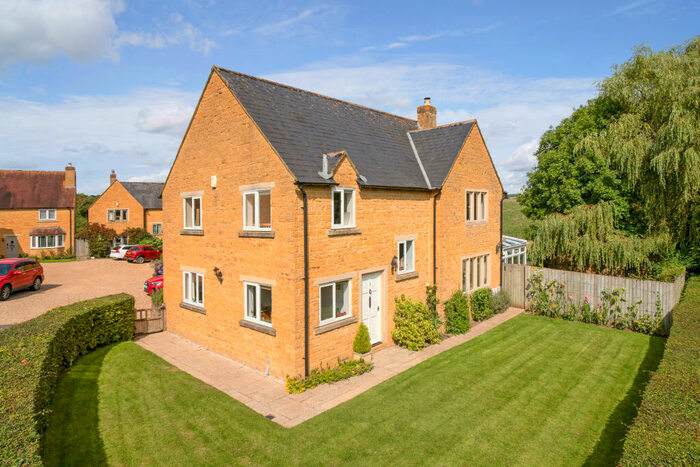 4 Bedroom Detached House For Sale In Cottage Farm Court, Moreton-In-Marsh, GL56