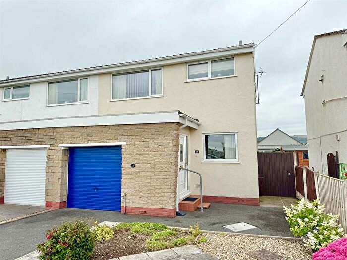 3 Bedroom Semi-Detached House For Sale In Towyn Road, Abergele, LL22