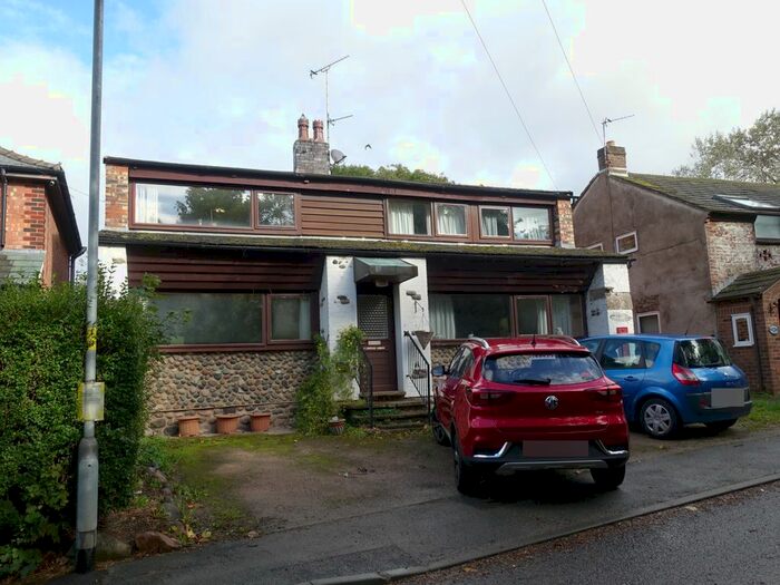 2 Bedroom Cottage To Rent In Raikes Road, Thornton, FY5