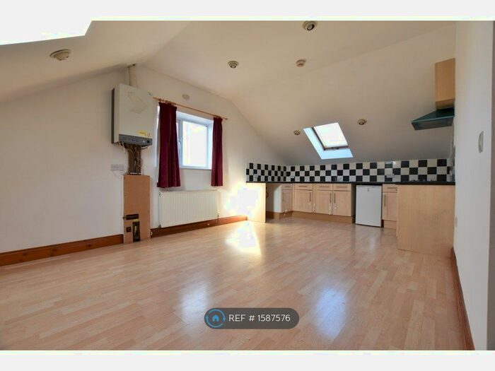 2 Bedroom Flat To Rent In T L House, Luton, LU1