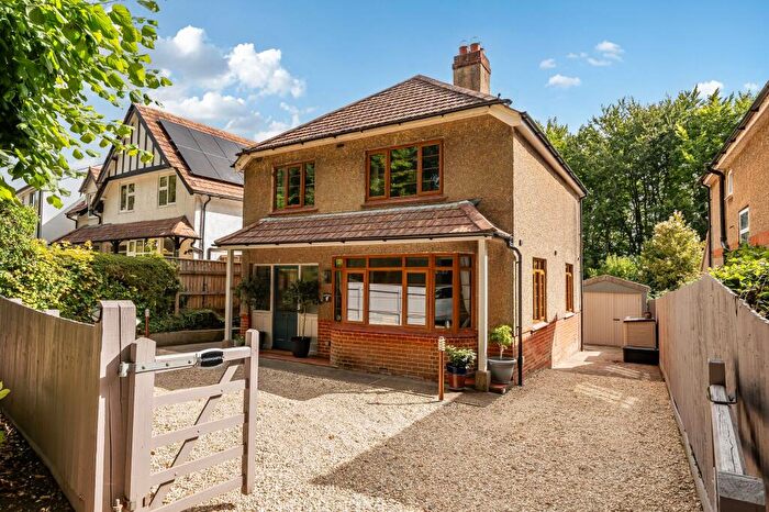 3 Bedroom Detached House For Sale In Portland Avenue, Salisbury, SP2