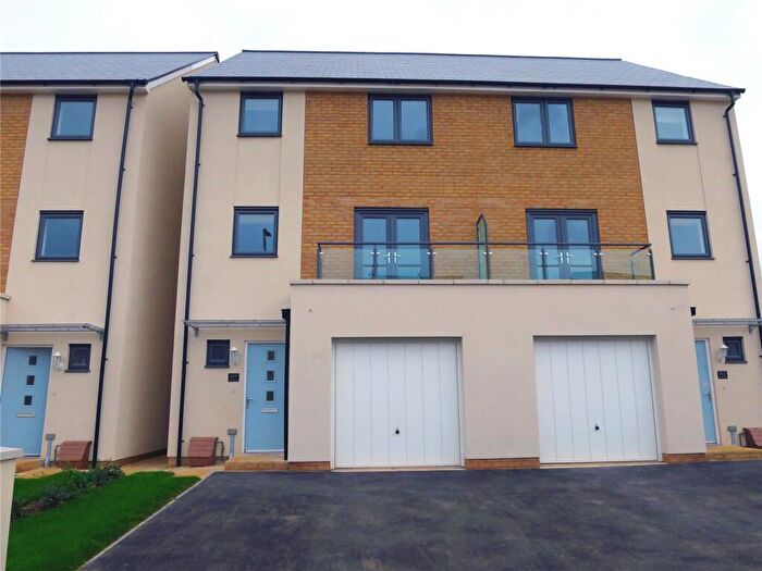 4 Bedroom Semi Detached House To Rent In Willowherb Road, Lyde Green, Bristol, BS16