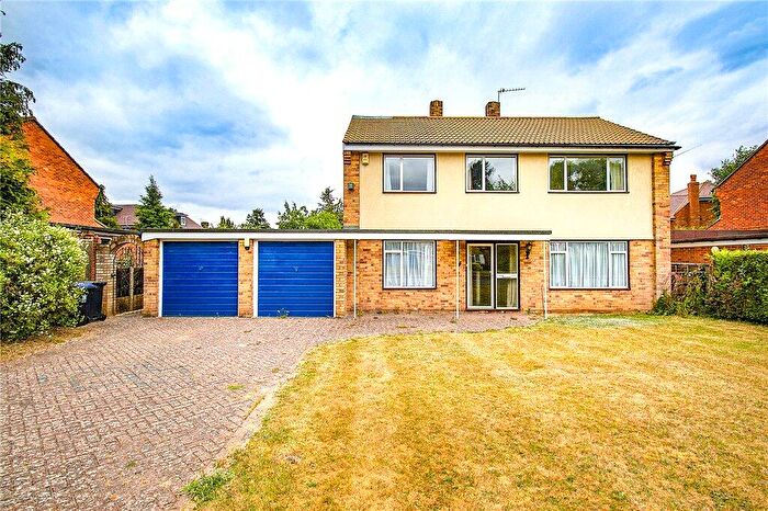 4 Bedroom Detached House For Sale In Cheveley Gardens, Burnham, Slough, SL1