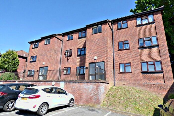 2 Bedroom Flat To Rent In Kaybridge Close, High Wycombe, HP13