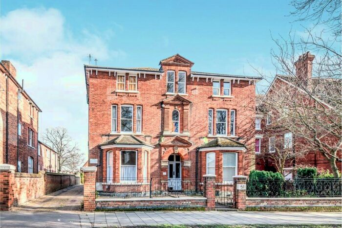 Studio To Rent In De Parys Avenue, Bedford, MK40