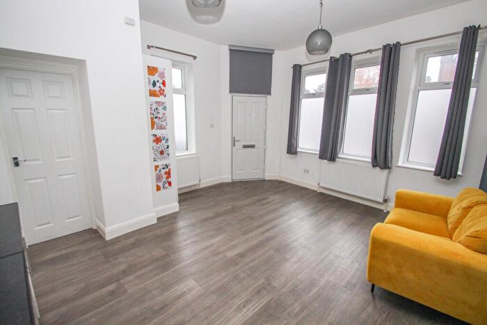 1 Bedroom Flat To Rent In Grove Green Road, Leytonstone, London, E11