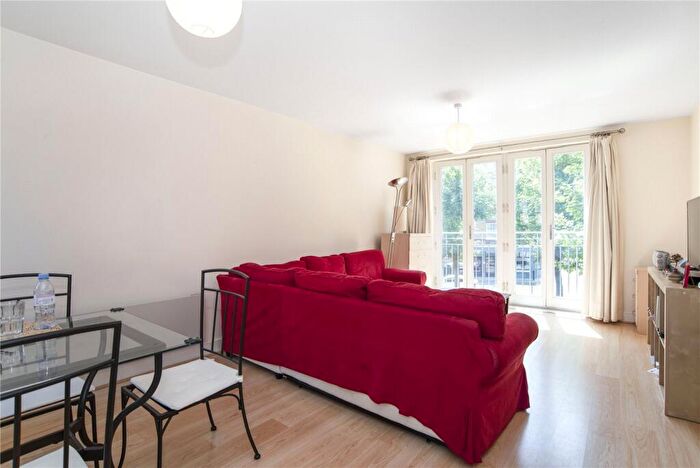 2 Bedroom Apartment To Rent In Three Colt Street, London, E14