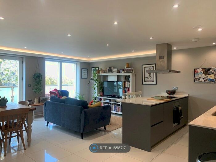 2 Bedroom Flat To Rent In Zola House, London, SE19