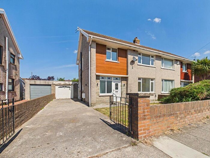3 Bedroom Semi-Detached House For Sale In Hall Drive, North Cornelly, Bridgend, CF33