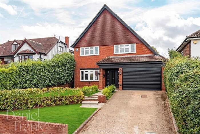 4 Bedroom Detached House For Sale In Blackacre Road, Theydon Bois, Epping, CM16